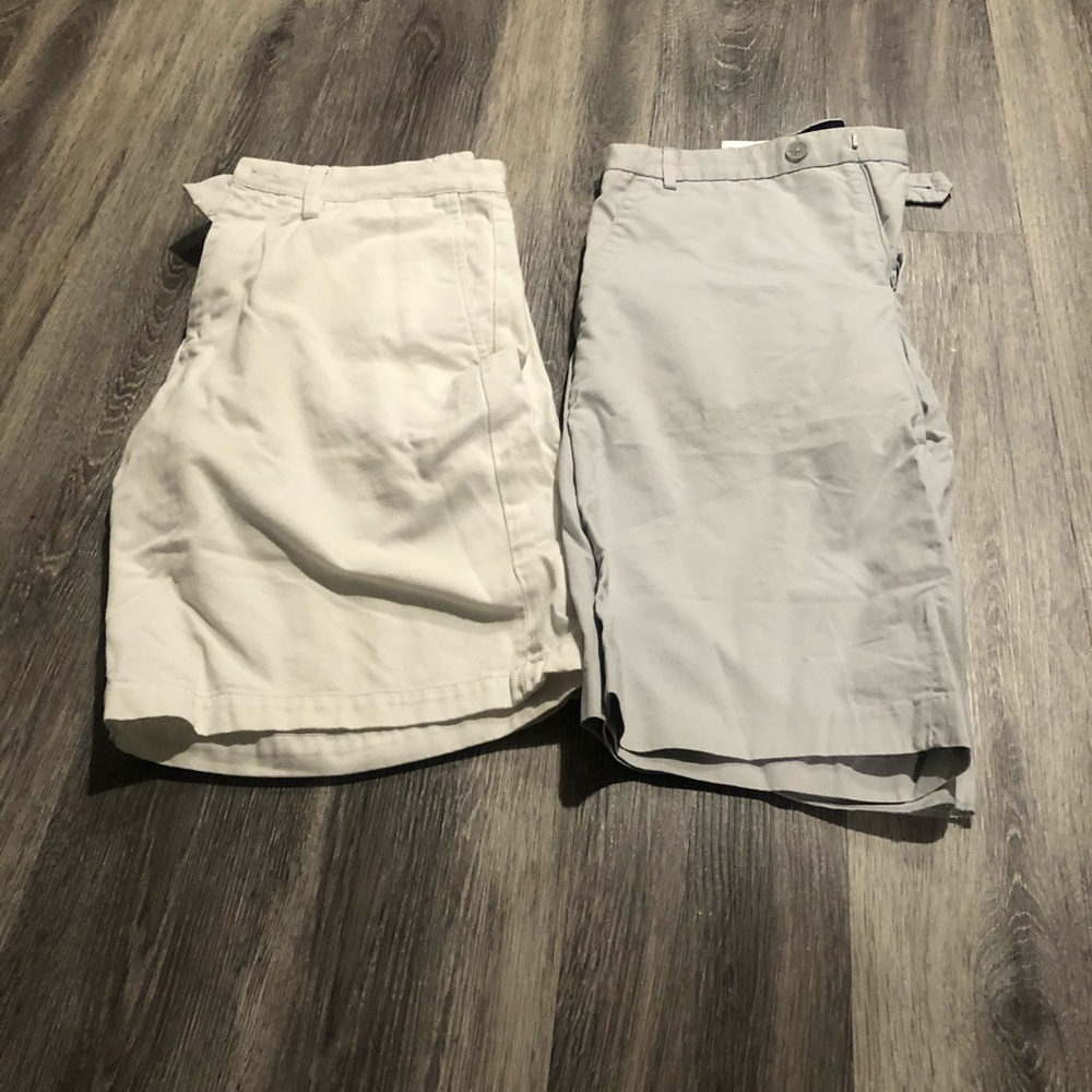 BUNDLE! 2 pair of men’s shorts 🩳